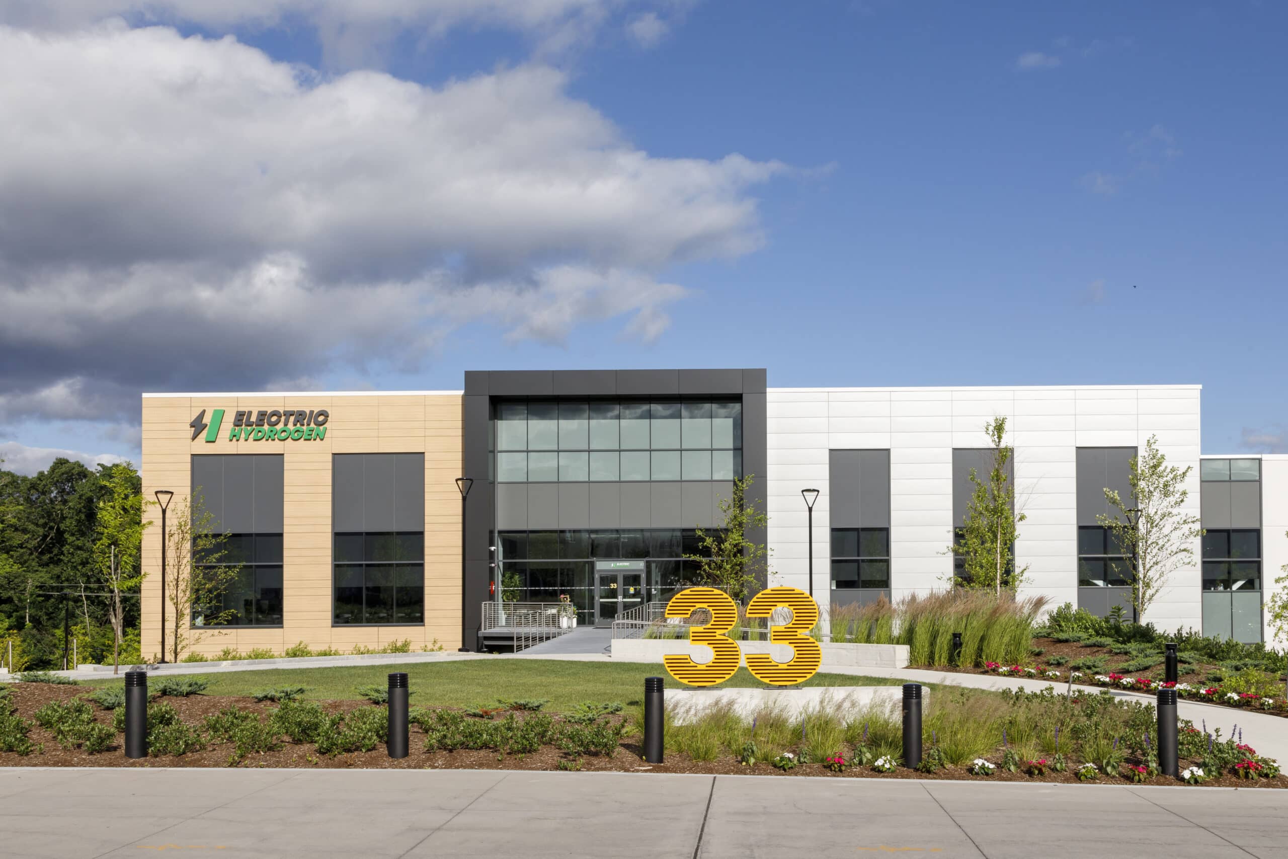 Exterior view of building at 33 Jackson Rd